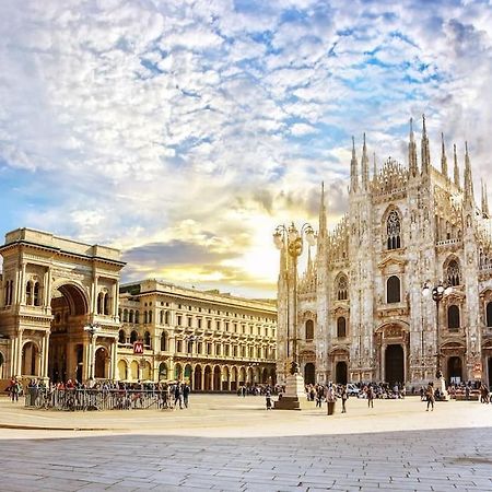 Piazza Duomo - Antico Appartamento Dell'800 Milán Exterior foto